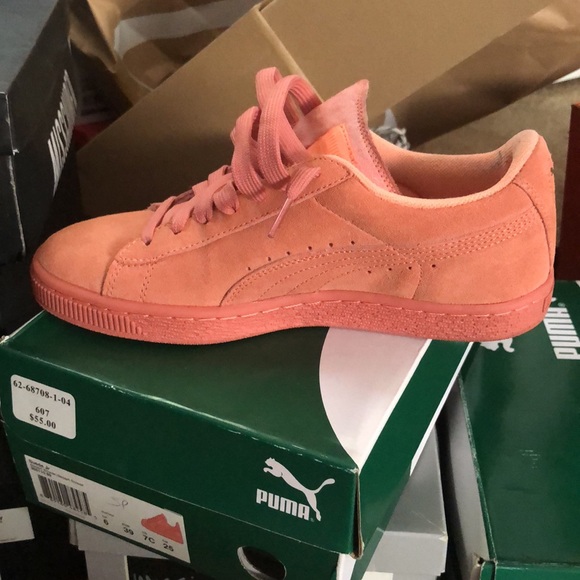 Suede Puma Gym Shoe - Picture 3 of 3